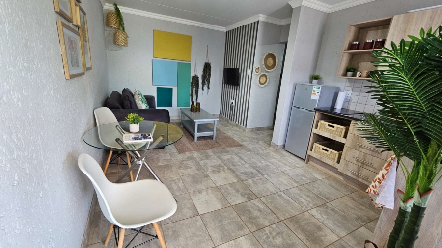 To Let 1 Bedroom Property for Rent in Melodie North West
